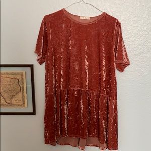 Tres bien crushed velvet peplum top large